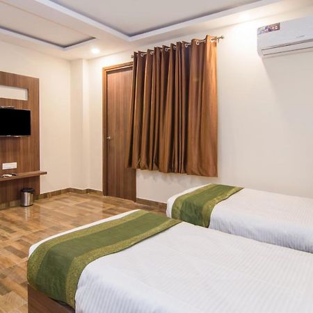 Treebo Trend Bipin International Hotel Lucknow Exterior foto