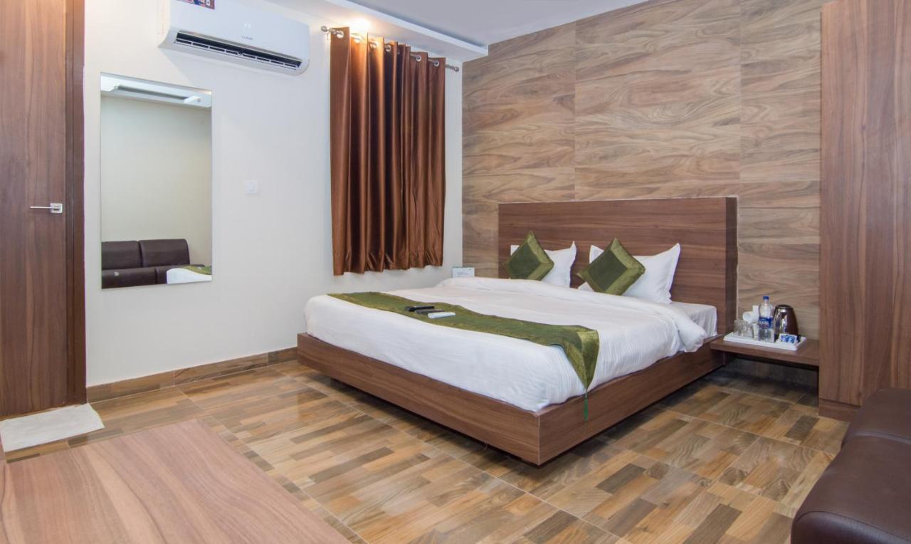 Treebo Trend Bipin International Hotel Lucknow Exterior foto
