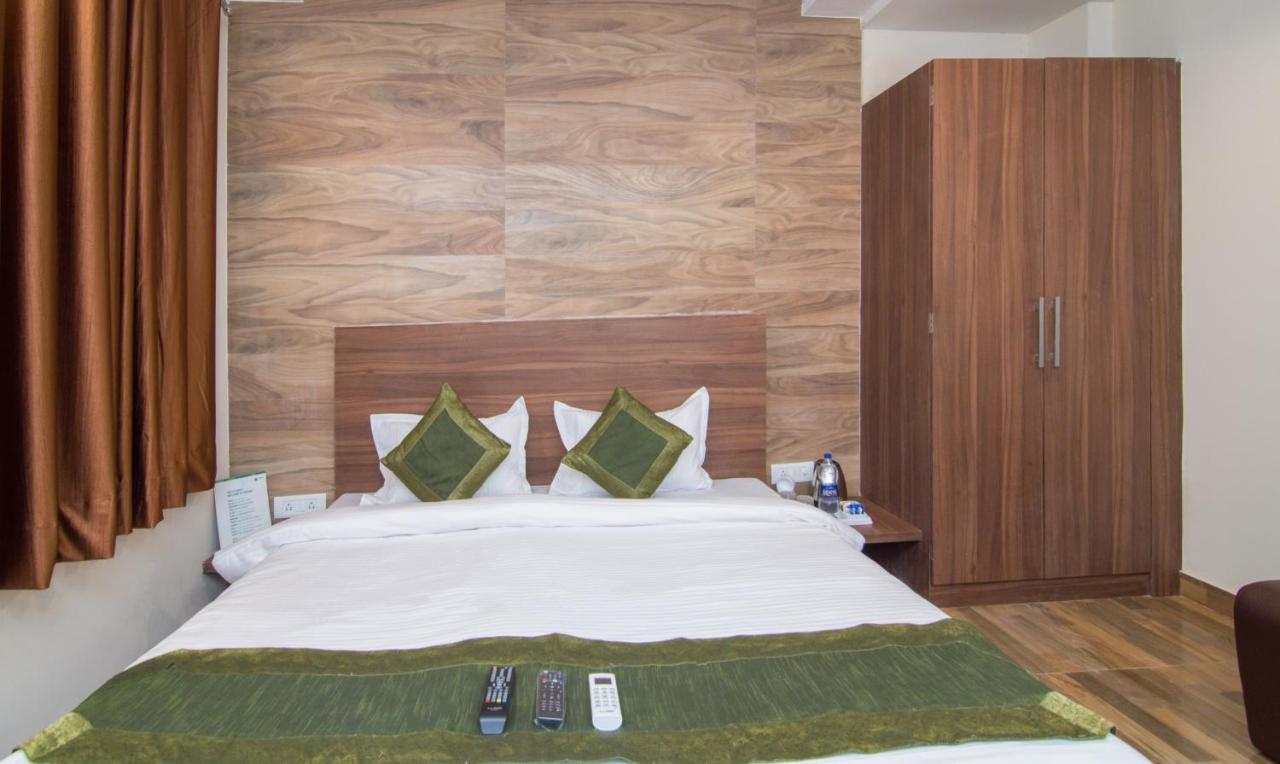 Treebo Trend Bipin International Hotel Lucknow Exterior foto