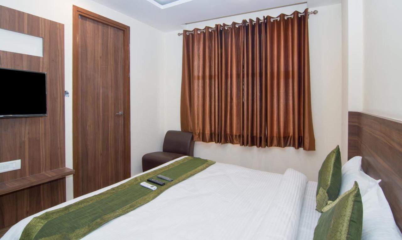 Treebo Trend Bipin International Hotel Lucknow Exterior foto
