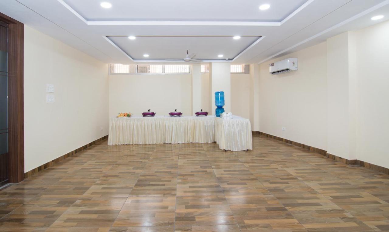 Treebo Trend Bipin International Hotel Lucknow Exterior foto